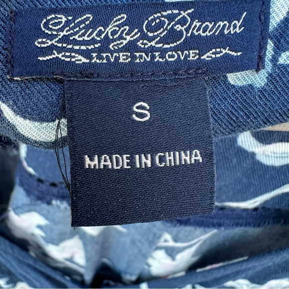 Luck Brand women's size small floral sleeveless navy blue romper - Picture 3 of 4